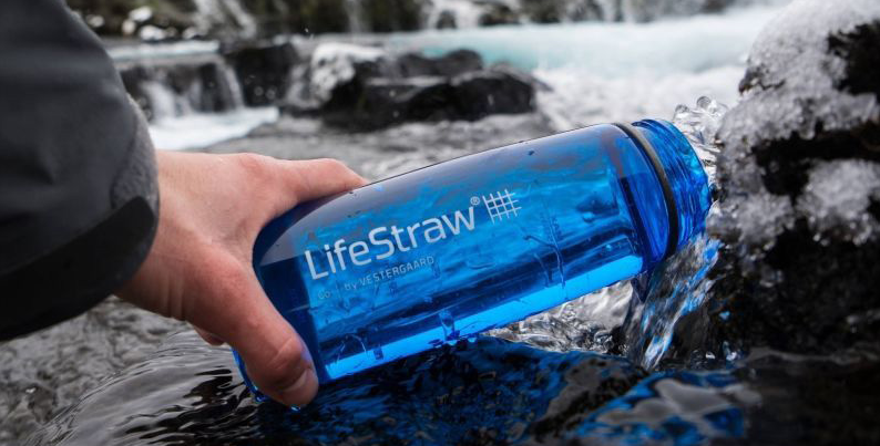 Cestovní filtr na vodu LifeStraw Go s nádobou 1 litr použití v terénu II